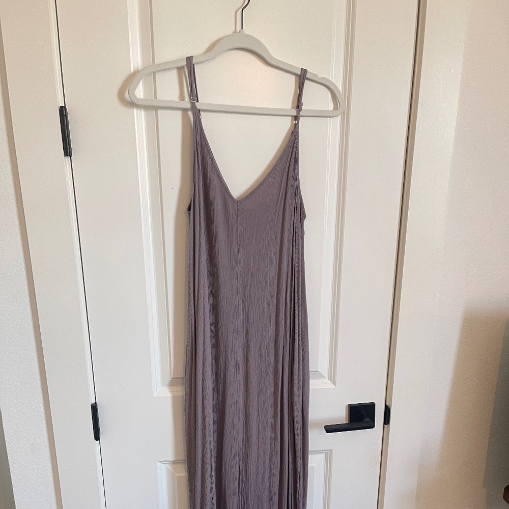 Flowy spring purple dress